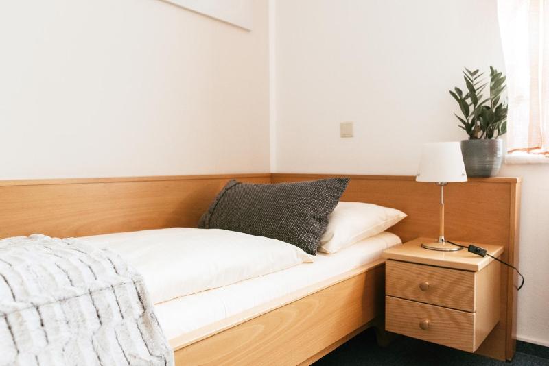 Single Room image 4