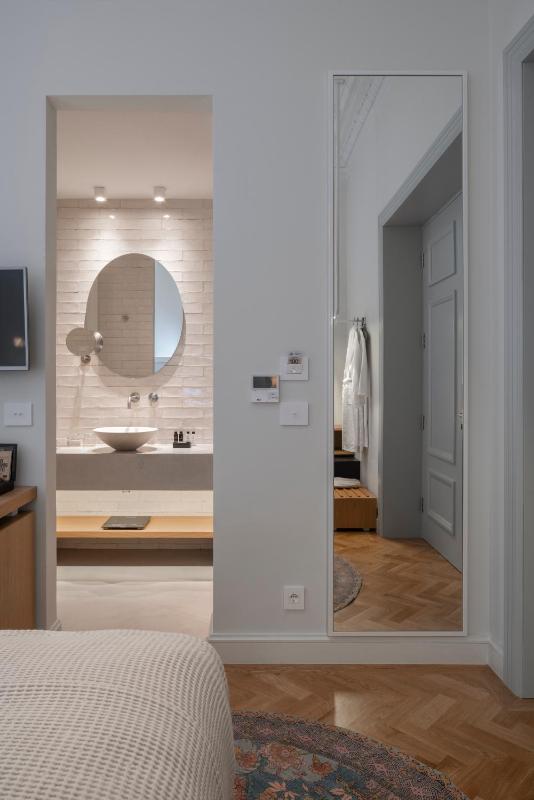 Deluxe Double Room - Neoclassical image 4