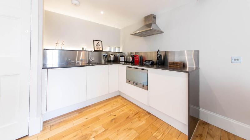 North Bridge Lofts – luxury studio image 4