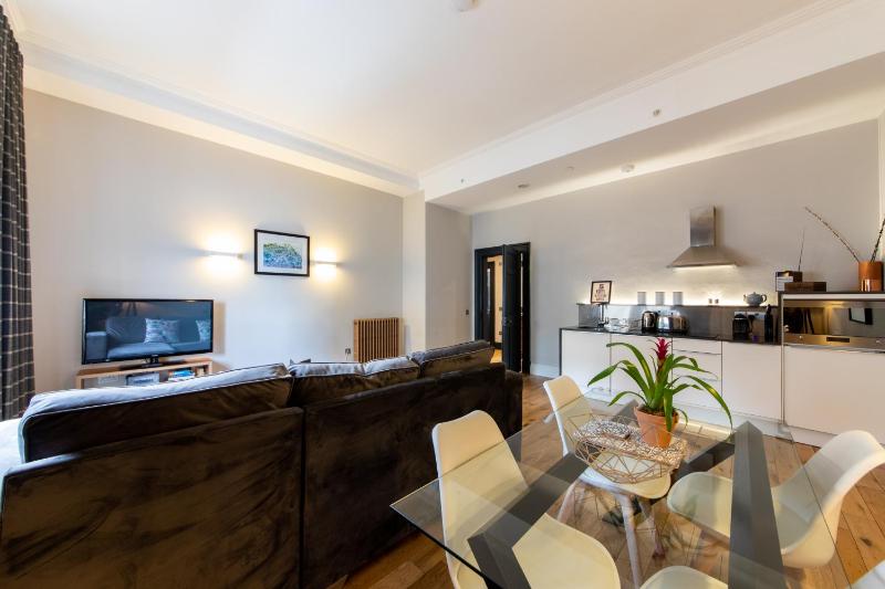 North Bridge Lofts – luxury two bedroom image 4