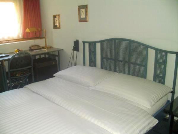 Standard Double or Twin Room image 2