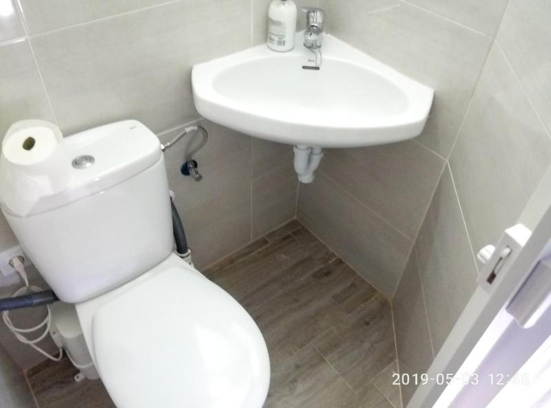 Twin Room with Private Bathroom (without shower) image 2