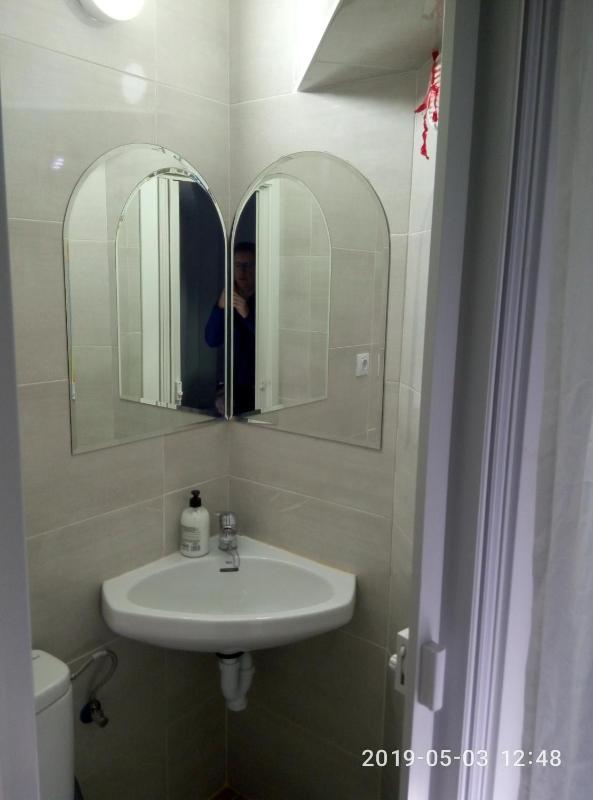 Twin Room with Private Bathroom (without shower) image 3