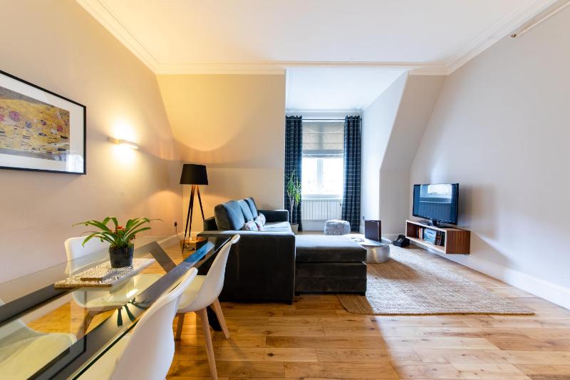 North Bridge Lofts – luxury one bedroom image 3