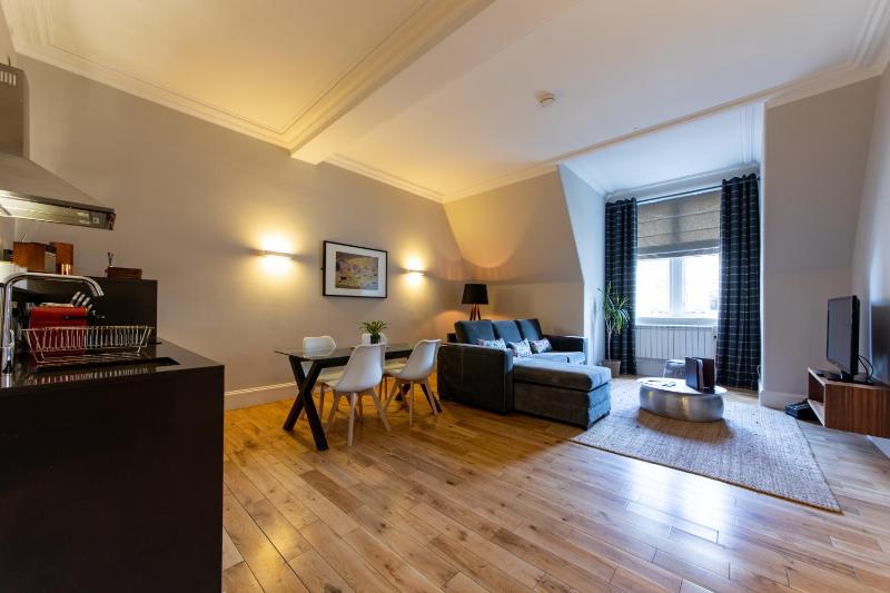 North Bridge Lofts – luxury one bedroom image 2