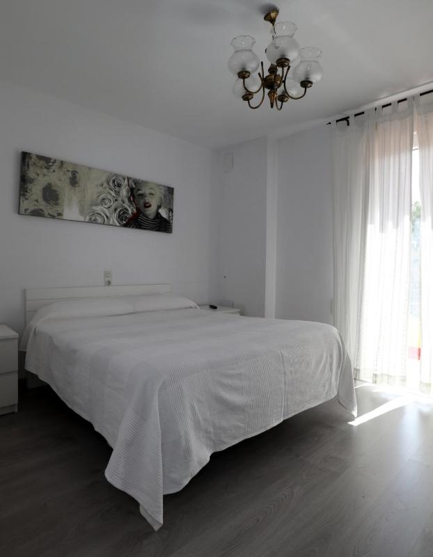 Triple Room with Bathroom image 1