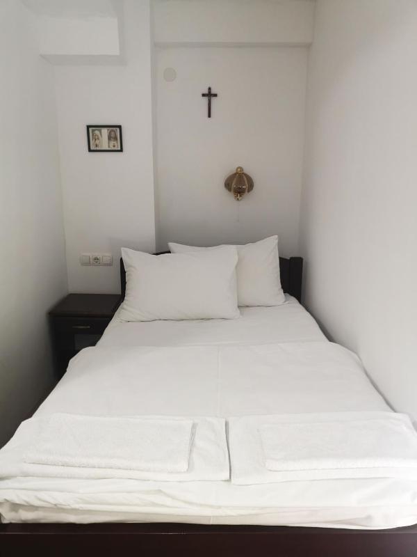 Single Room image 3