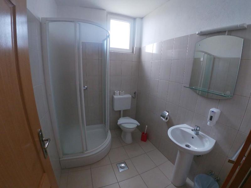 Standard Triple Room image 2