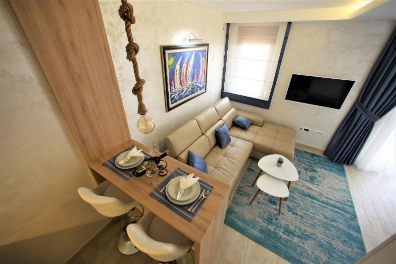 Luxury Studio apartment with Sea View image 1