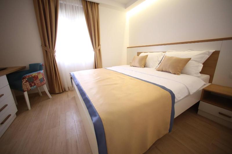 Superior Two-Bedroom Apartment with Sea View image 2