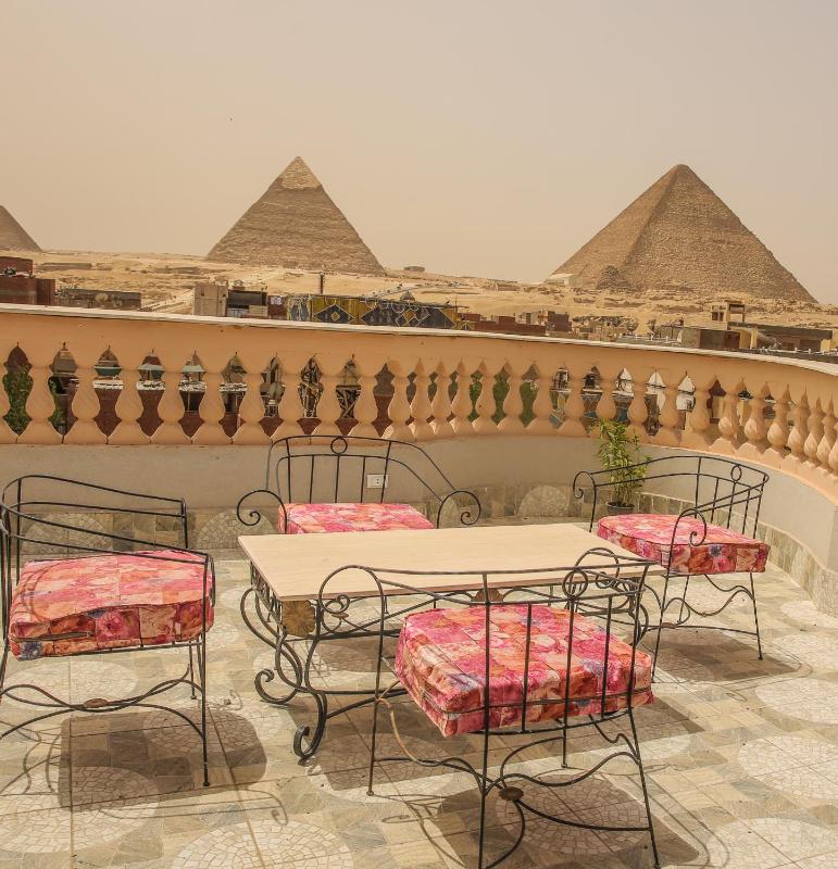 Queen Pyramids View Inn - image 12