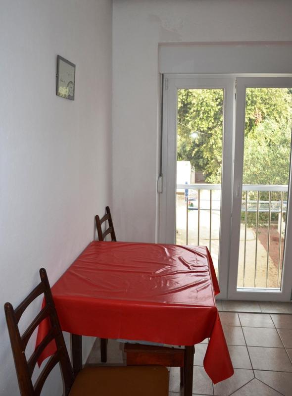 One-Bedroom Apartment image 2