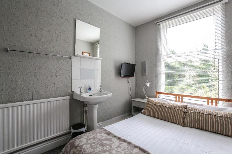 Baytree Lodge Chester - image 14