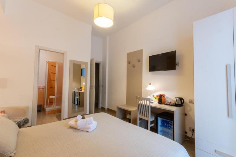 Superior Double Room image 4