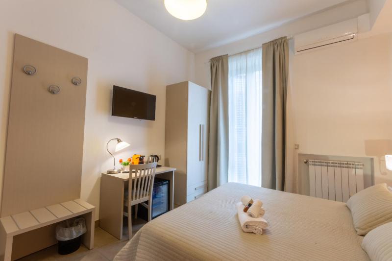 Superior Double Room image 3