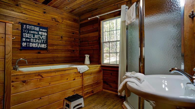 One-Bedroom House (Bears Paw) image 2