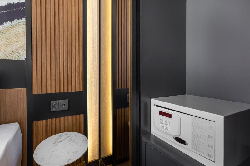 Executive Suite image 2