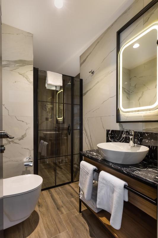 Executive Suite image 4