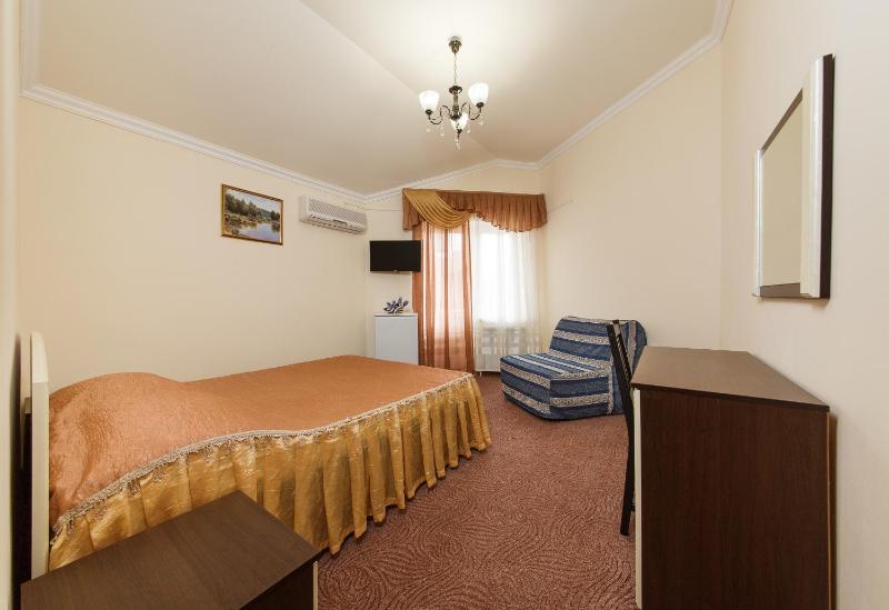 Deluxe Room (2 Adults + 1 Child) image 2