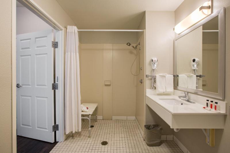 King Room - Mobility Access/Non-Smoking image 2