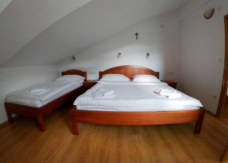 Studio Apartment image 3