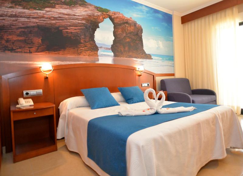 Double or Twin Room image 3