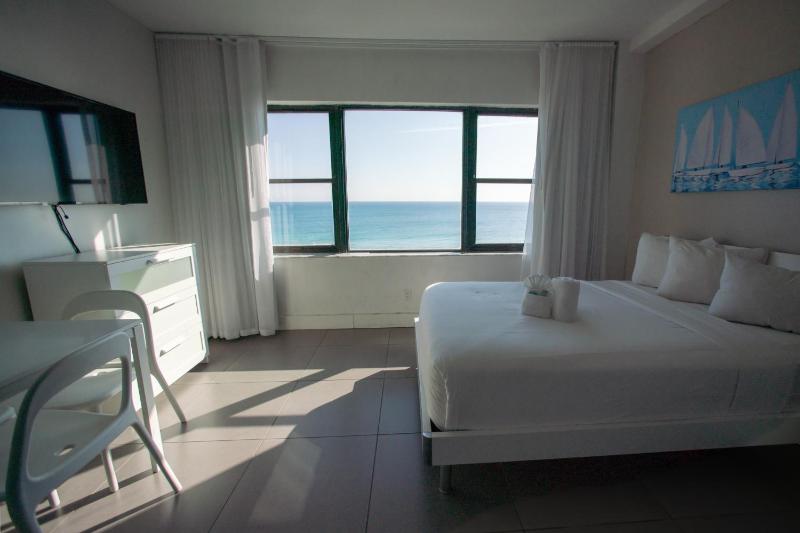 Studio with Sea View 75 image 3