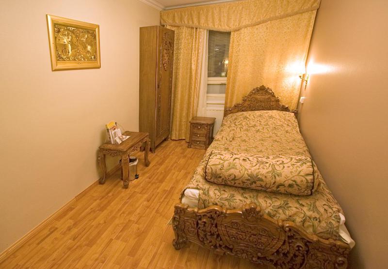 Single Room image 3