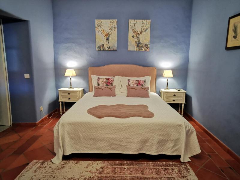 Double Room image 3