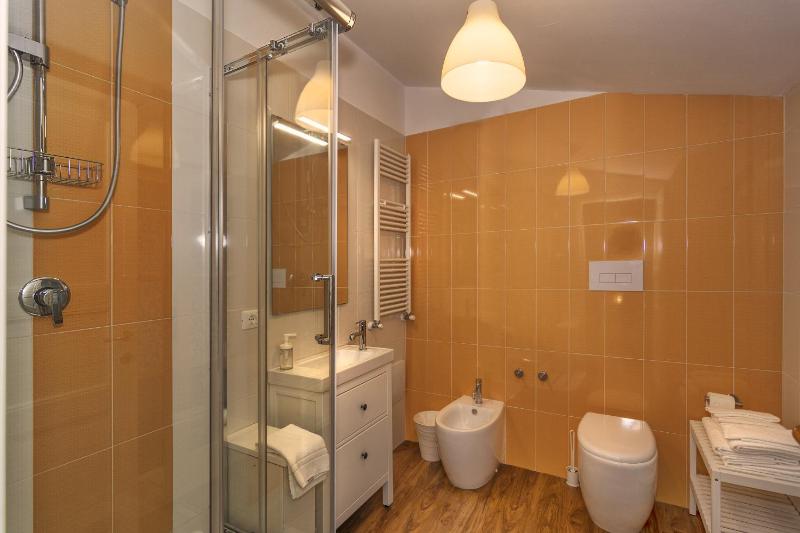 Quadruple Room with Private Bathroom image 3