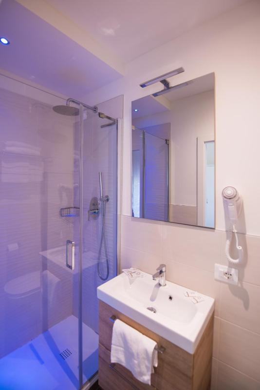 Hotel Cristina - image 30