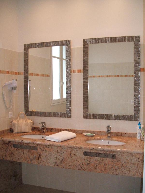 Superior Double Room image 4