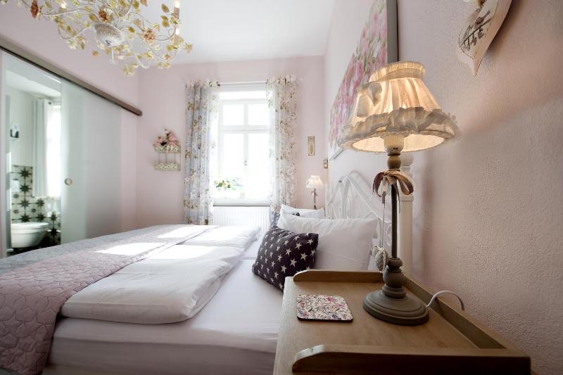 King Room image 4