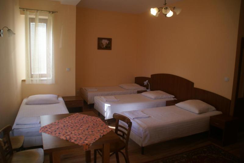 Quadruple Room image 3