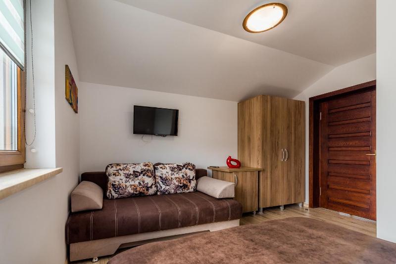 Family Room image 3