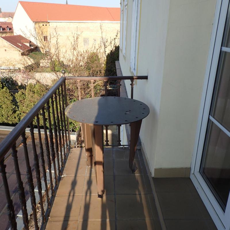 One-Bedroom Apartment with Balcony image 2