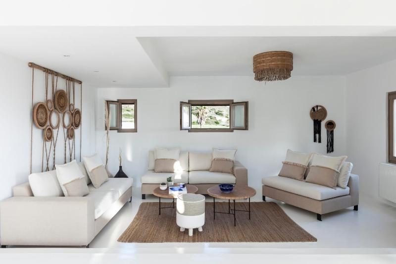 Amalgam Homes Paros - image 36