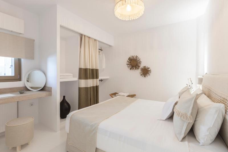 Amalgam Homes Paros - image 43