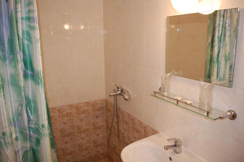 Triple Room image 2