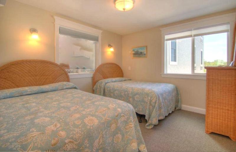 Deluxe Suite with Sea View image 4