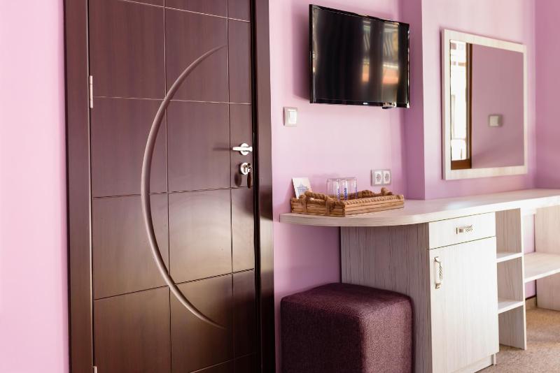 Triple Room with Terrace image 4