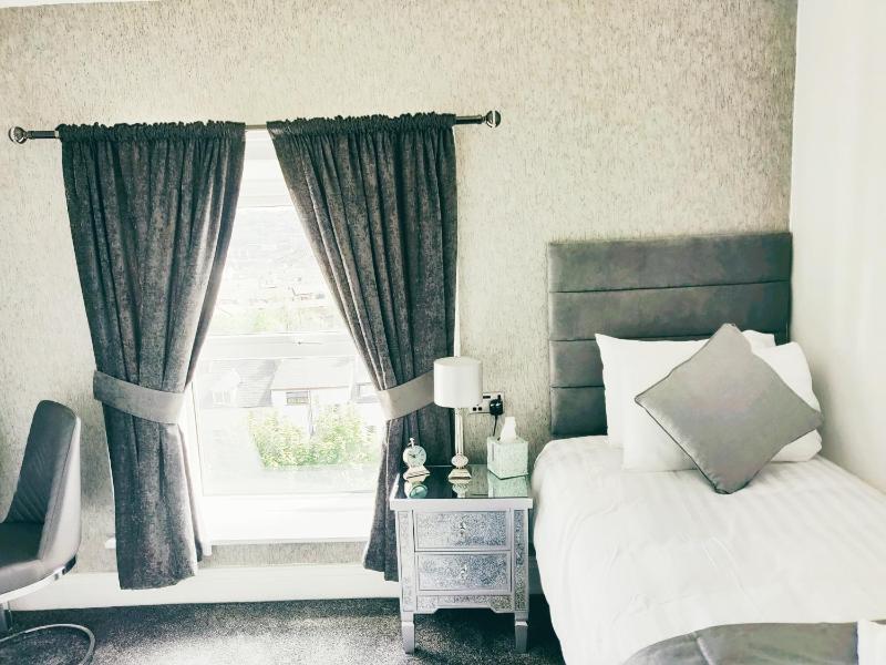 Deluxe Single Room image 4