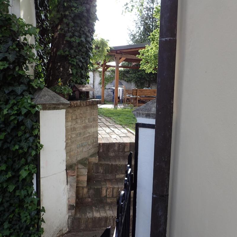 Two-Bedroom Apartment with Garden View image 1