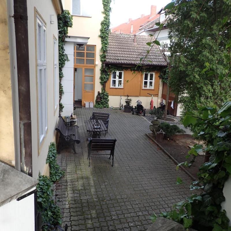 One-Bedroom Apartment with Garden View image 3