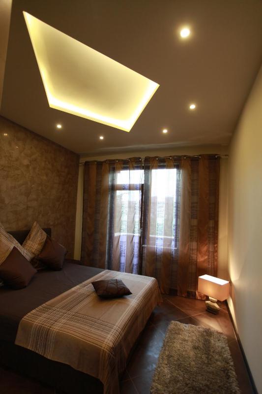 Brown Cottage Apartment - image 10