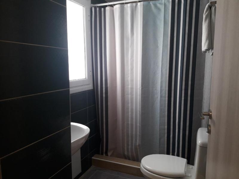 Double Room with Private Bathroom image 2