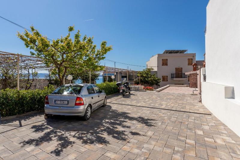 Studio with Sofa Bed, Terrace and Sea View image 1