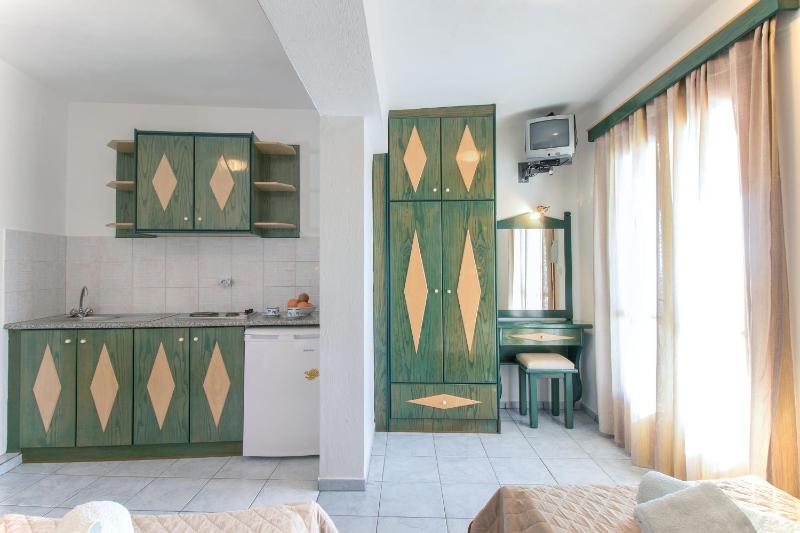 Stefanis House - image 13