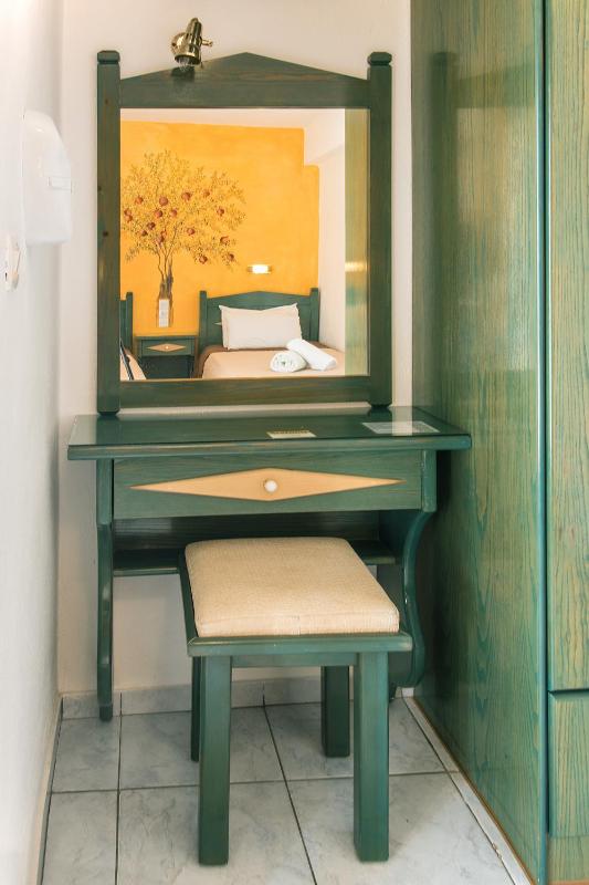 Stefanis House - image 24
