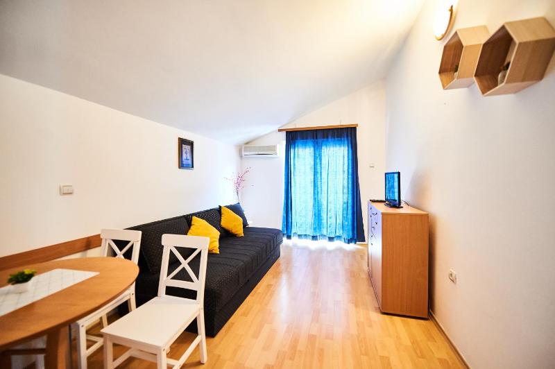 One-Bedroom Apartment with Terrace image 2